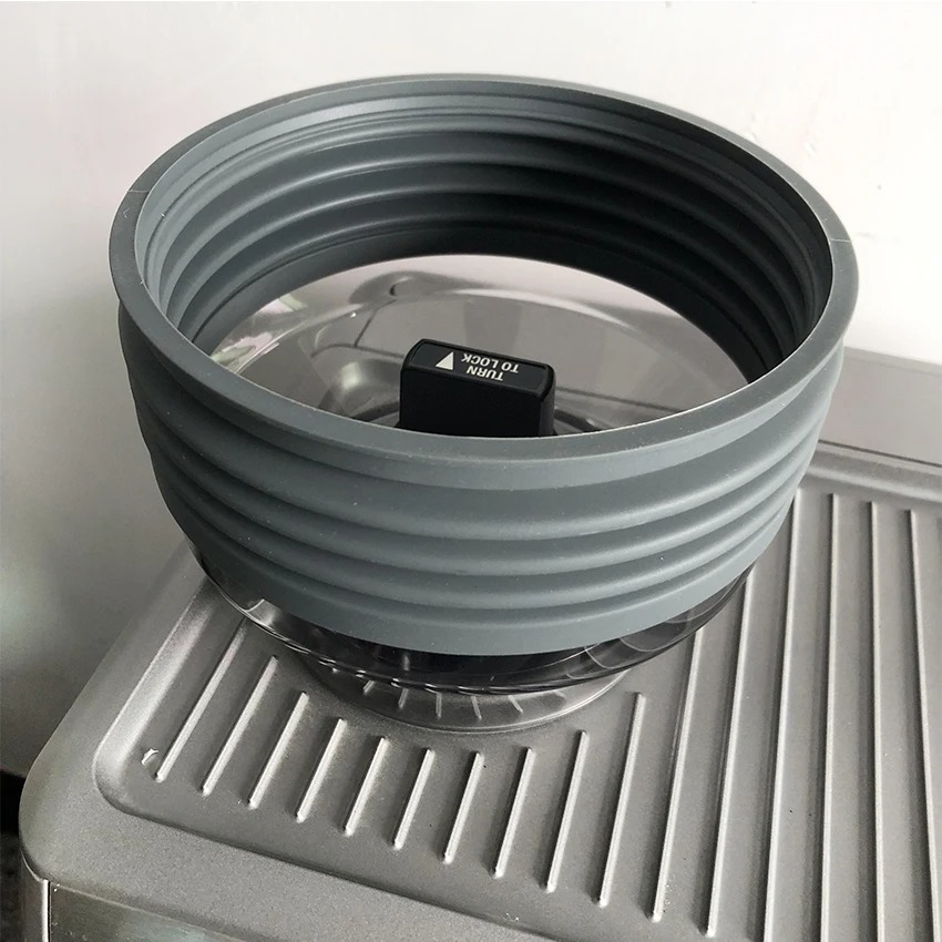 Soufflet en silicone et trémie - Breville Espresso Barista Express avis et prix